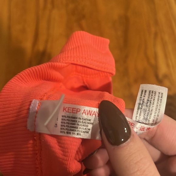 Urban Outfitters Woman’s Neon Orange Sports Bra Size XS/S - Picture 4 of 5